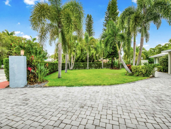 Lido Key Vacation House with Pool Near St. Armands Circle